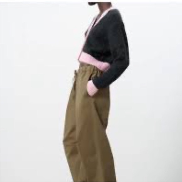 Zara Gray Pink Trim V-Neck Women's Chunky Sweater - Picture 4 of 11